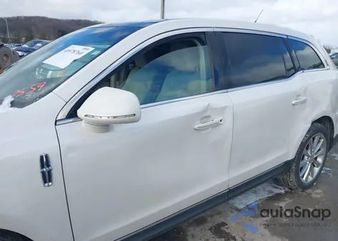 2010 Lincoln Mkt z USA, uszkodzony, nr VIN 2LMHJ5AT0ABJ12559
